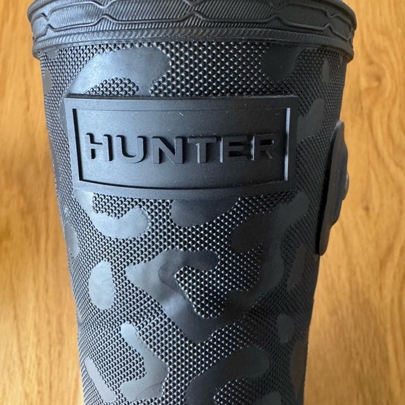 Hunter Black Cheetah Print Textured Short Rain Boots Size 6 - Picture 9 of 10